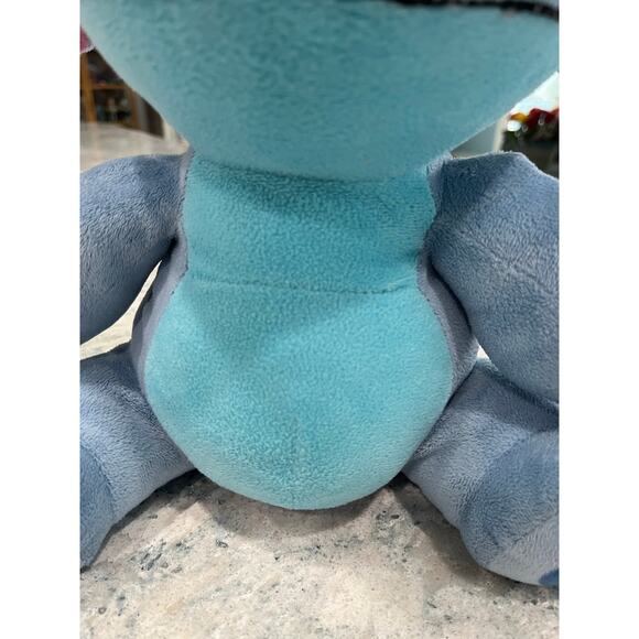 Disney Store Exclusive Lilo & Stitch 14" Plush - Picture 3 of 8